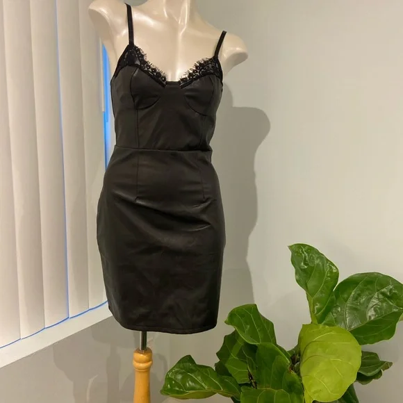 ✨SOLD✨Sexy LBD - Picture 3 of 6